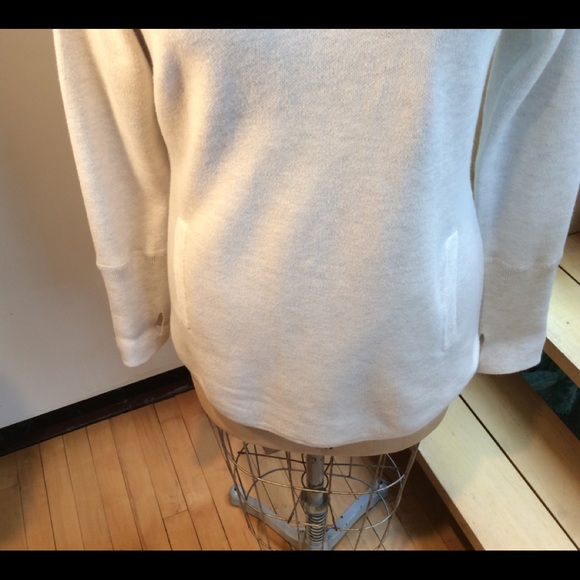 Sweater - Picture 4 of 7